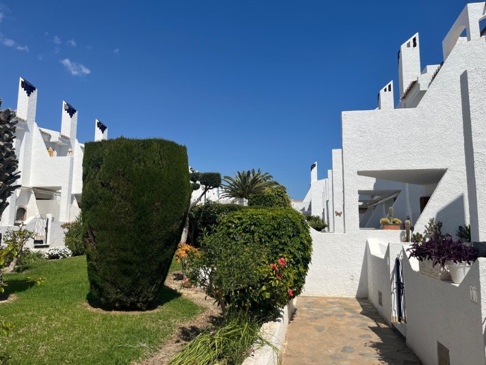Terraced house on the beachside of Cabo Roig