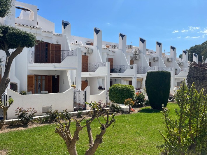 Terraced house on the beachside of Cabo Roig