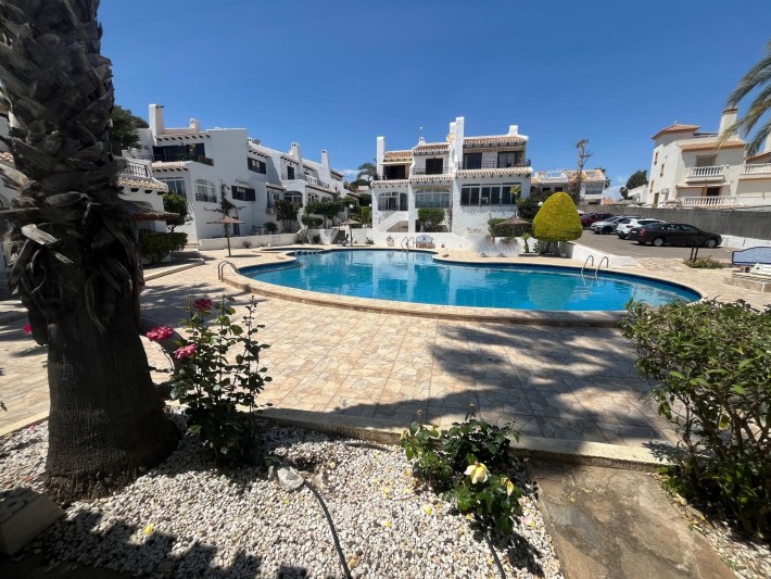 Semi-detached bungalow in great location on the beachside of Cabo Roig Semi-detached bungalow in great location on the beachside of Cabo Roig