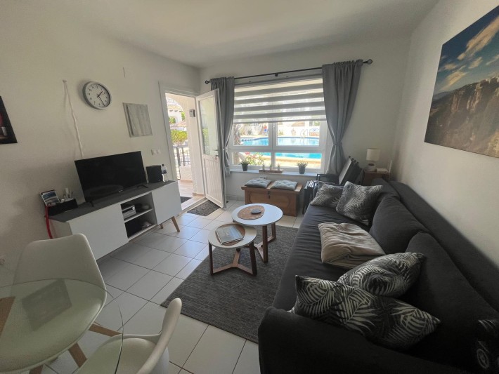 Semi-detached bungalow in great location on the beachside of Cabo Roig Semi-detached bungalow in great location on the beachside of Cabo Roig
