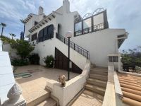 Spacious and bright south-facing corner apartment close to the beach in Cabo Roig