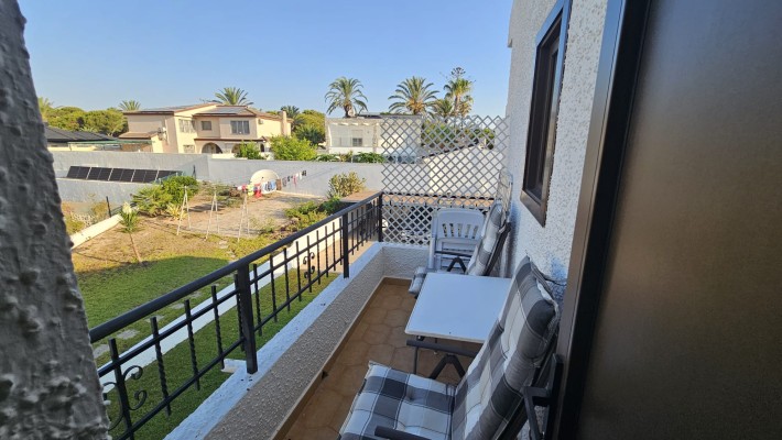 Upstairs apartment with 3 terraces at Cala Capitán beach in Cabo Roig Upstairs apartment with 3 terraces at Cala Capitán beach in Cabo Roig