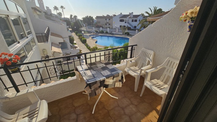 Upstairs apartment with 3 terraces at Cala Capitán beach in Cabo Roig Upstairs apartment with 3 terraces at Cala Capitán beach in Cabo Roig