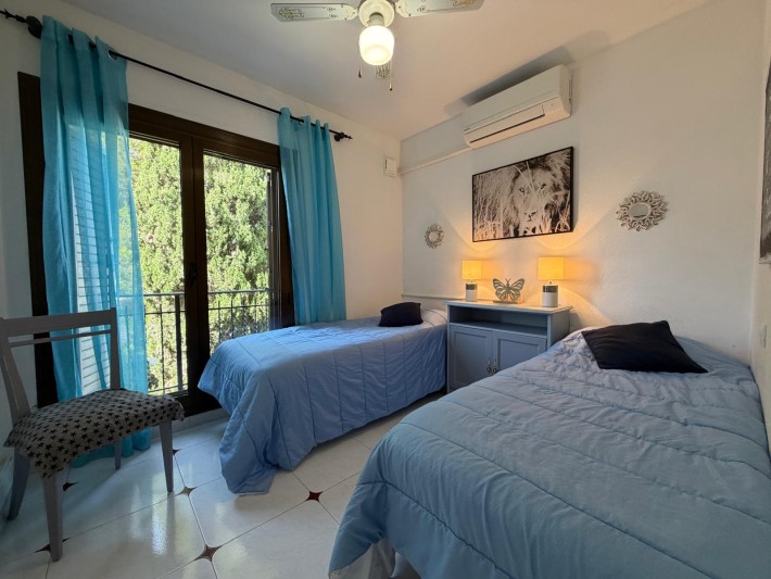 Wunderschön renoviertes großes Eckreihenhaus auf der Meerseite von Cabo Roig Wunderschön renoviertes großes Eckreihenhaus auf der Meerseite von Cabo Roig