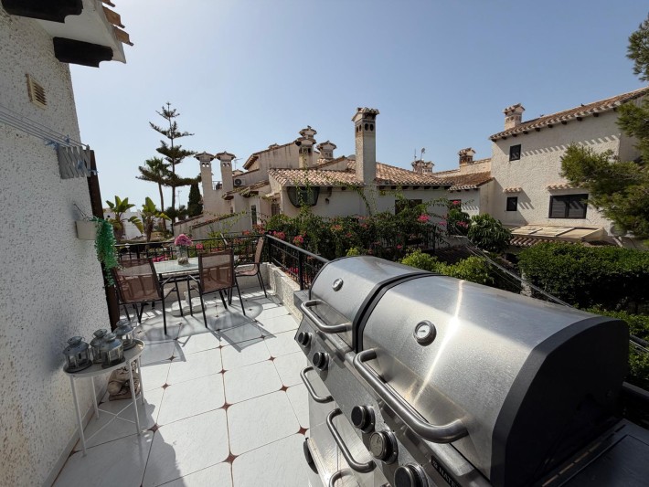 Wunderschön renoviertes großes Eckreihenhaus auf der Meerseite von Cabo Roig Wunderschön renoviertes großes Eckreihenhaus auf der Meerseite von Cabo Roig