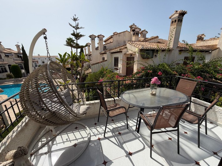 Wunderschön renoviertes großes Eckreihenhaus auf der Meerseite von Cabo Roig Wunderschön renoviertes großes Eckreihenhaus auf der Meerseite von Cabo Roig
