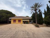Villa with large frontline plot in Cabo Roig with stunning panoramic seaviews and great potential
