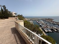 Villa with large frontline plot in Cabo Roig with stunning panoramic seaviews and great potential