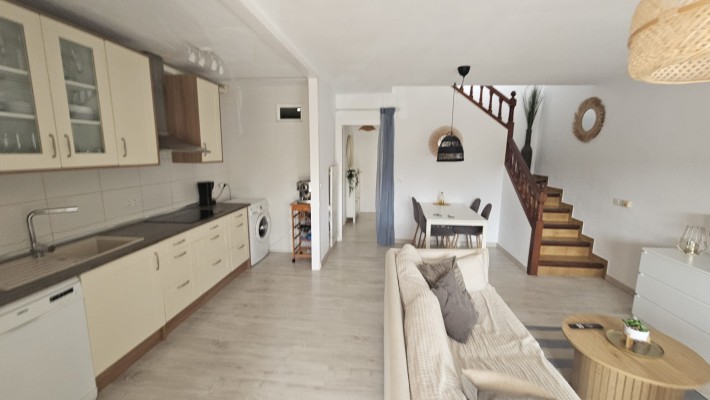 Spacious terraced house in fantastic location only 100m from the beach in Cabo Roig