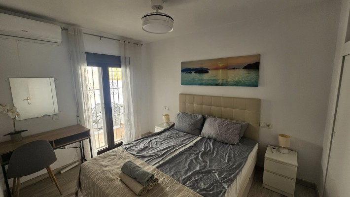 Spacious terraced house in fantastic location only 100m from the beach in Cabo Roig