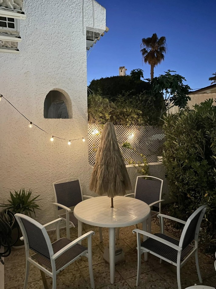 Spacious terraced house in fantastic location only 100m from the beach in Cabo Roig
