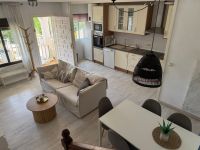Spacious terraced house in fantastic location only 100m from the beach in Cabo Roig
