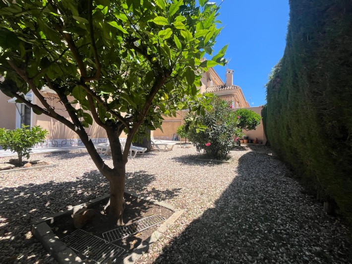 Spacious villa in Los Altos Spacious villa in Los Altos