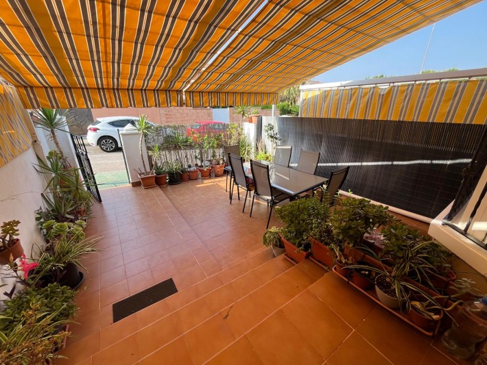 Spacious terraced house with 2 community pools in Los Altos Spacious terraced house with 2 community pools in Los Altos
