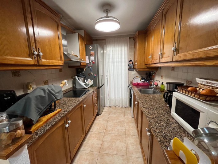 Spacious terraced house with 2 community pools in Los Altos Spacious terraced house with 2 community pools in Los Altos