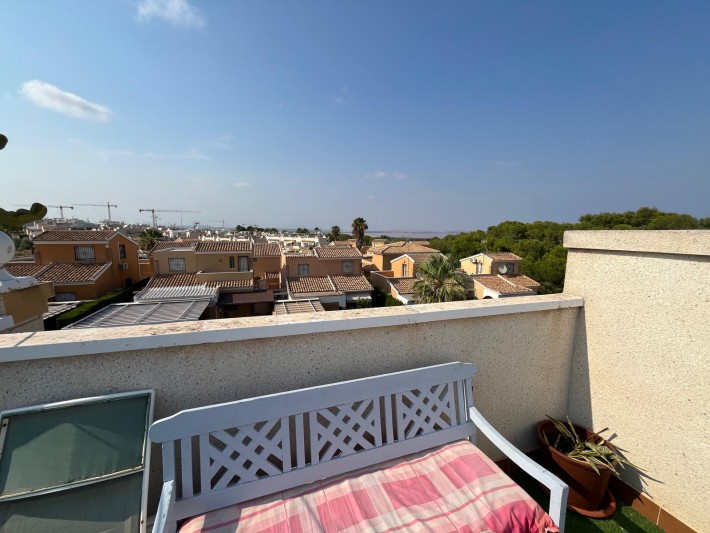 Spacious terraced house with 2 community pools in Los Altos Spacious terraced house with 2 community pools in Los Altos