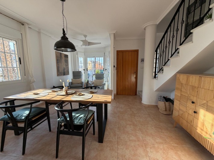Semi-detached house on large corner plot in Los Balcones Semi-detached house on large corner plot in Los Balcones