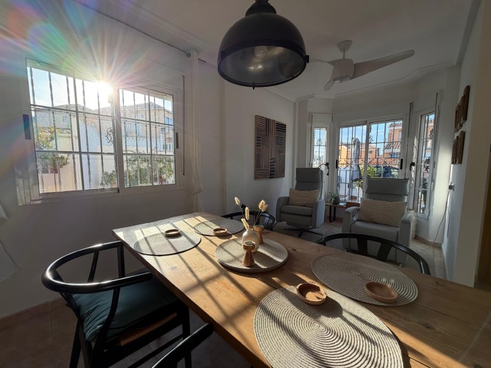Semi-detached house on large corner plot in Los Balcones Semi-detached house on large corner plot in Los Balcones