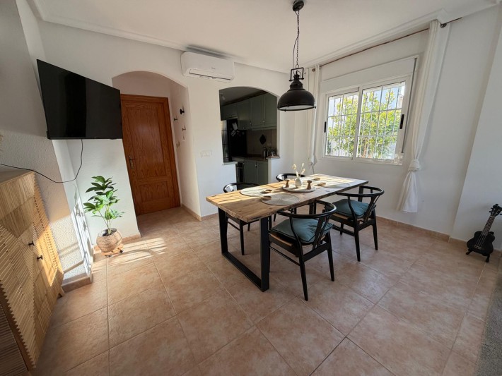 Semi-detached house on large corner plot in Los Balcones Semi-detached house on large corner plot in Los Balcones