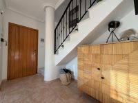 Semi-detached house on large corner plot in Los Balcones