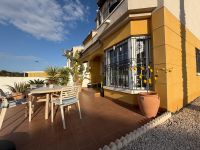 Semi-detached house on large corner plot in Los Balcones