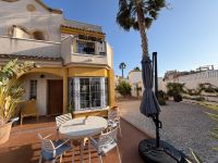 Semi-detached house on large corner plot in Los Balcones