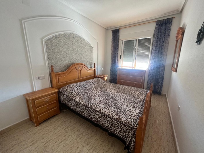 Terraced house in sunny location overlooking the community pool in La Florida