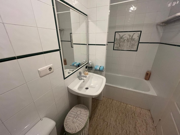 Terraced house in sunny location overlooking the community pool in La Florida