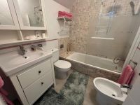 Very well presented spacious corner house in La Florida
