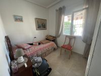 Very well presented spacious corner house in La Florida