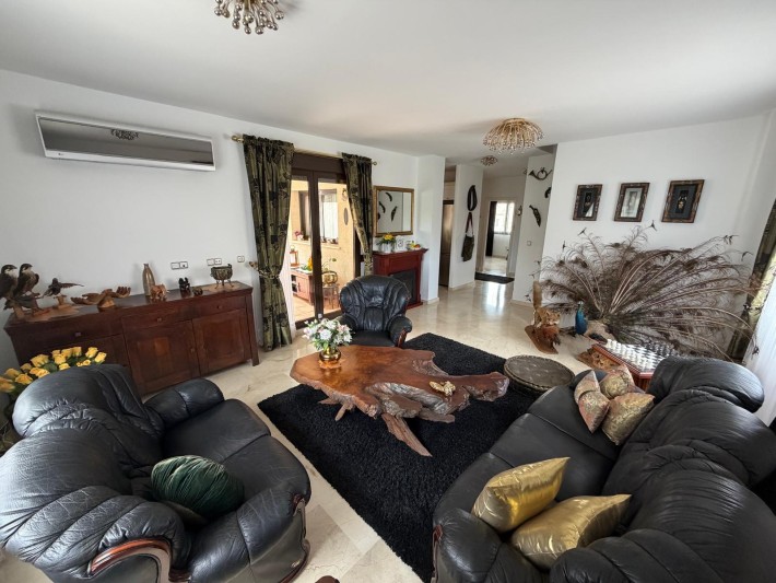 Luxury duplex penthouse with great views in Las Ramblas Luxury duplex penthouse with great views in Las Ramblas