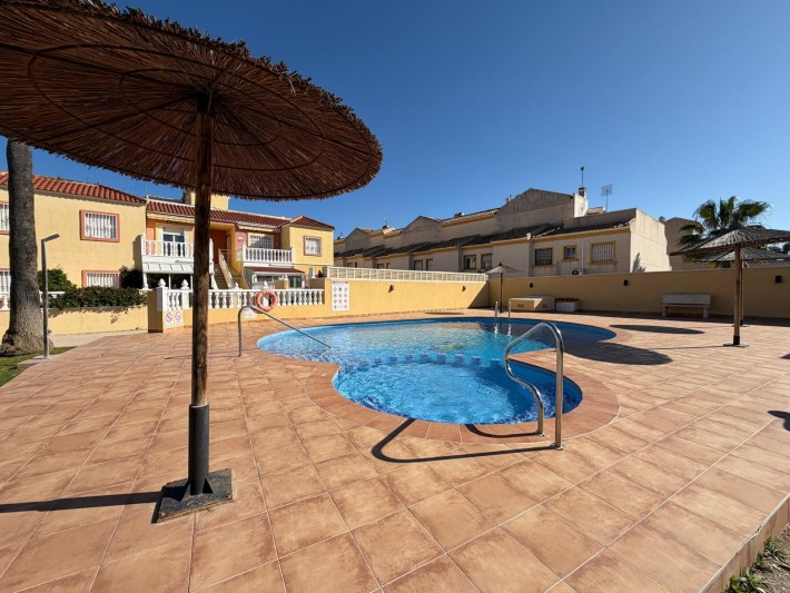 Downstairs apartment with large terrace in La Zenia
