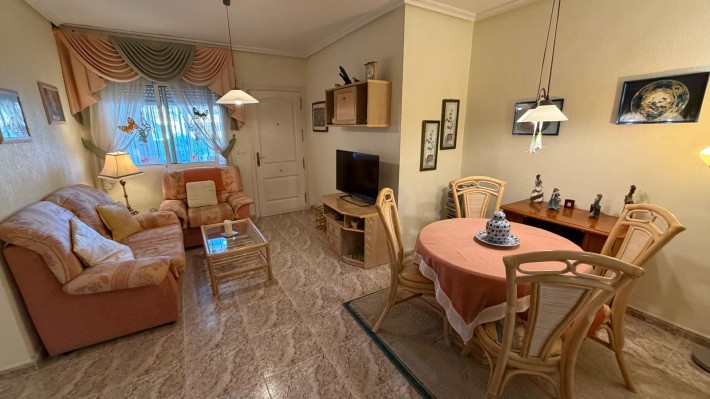 Downstairs apartment with large terrace in La Zenia
