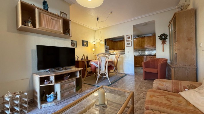 Downstairs apartment with large terrace in La Zenia