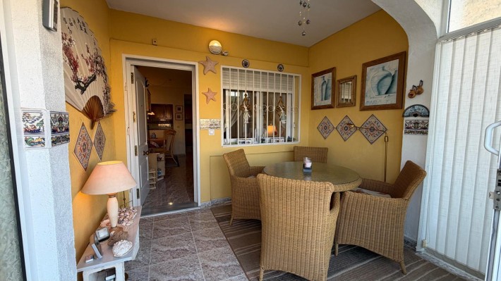 Downstairs apartment with large terrace in La Zenia