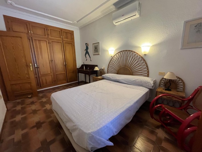 Vivienda adosada con apartamento independiente en la zona de playa de La Zenia