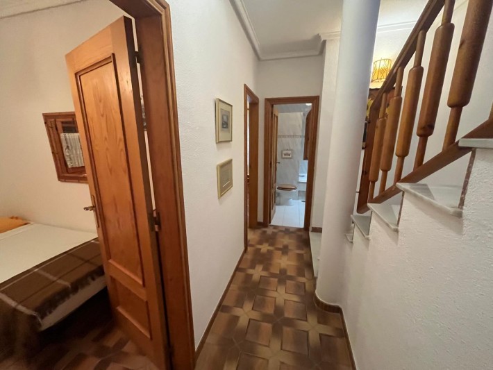 Vivienda adosada con apartamento independiente en la zona de playa de La Zenia