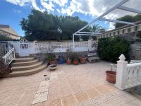 Vivienda adosada con apartamento independiente en la zona de playa de La Zenia