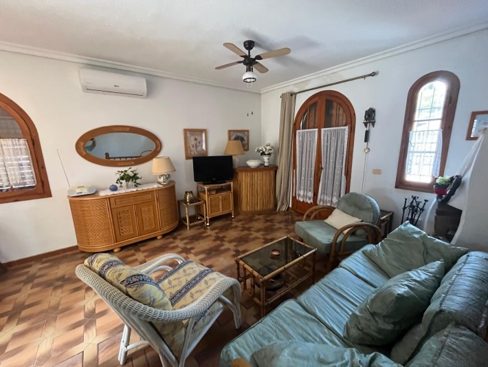 Vivienda adosada con apartamento independiente en la zona de playa de La Zenia