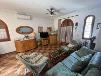 Vivienda adosada con apartamento independiente en la zona de playa de La Zenia