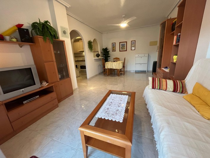 Sunny apartment in Playa Flamenca with large community pool