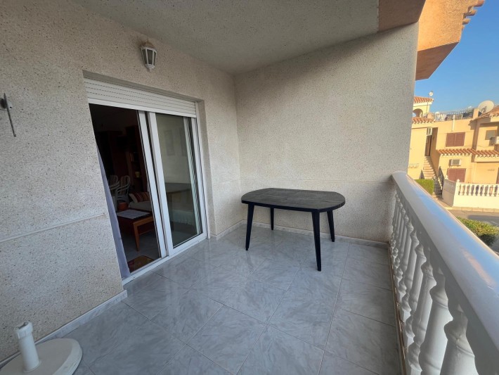 Sunny apartment in Playa Flamenca with large community pool