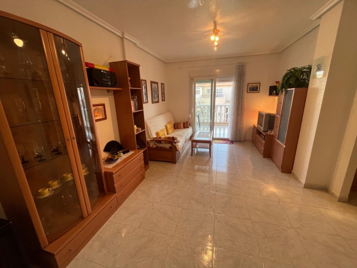 Sunny apartment in Playa Flamenca with large community pool