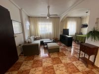 Well presented corner house in central location in Playa Flamenca