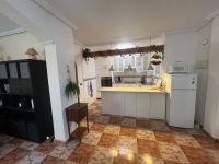 Well presented corner house in central location in Playa Flamenca