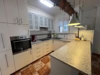 Well presented corner house in central location in Playa Flamenca