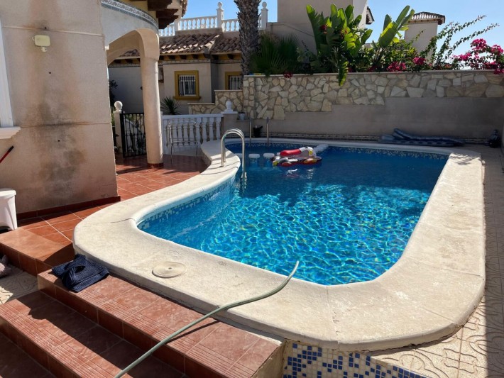 Spacious detached villa with private pool in Playa Flamenca Spacious detached villa with private pool in Playa Flamenca