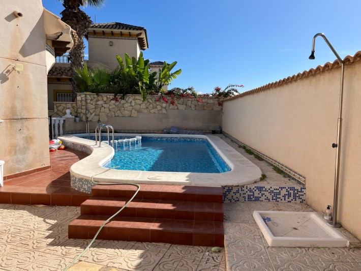Spacious detached villa with private pool in Playa Flamenca Spacious detached villa with private pool in Playa Flamenca