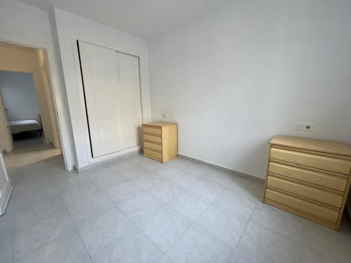 Spacious apartment with 3 bedrooms and 2 community pools in Playa Flamenca