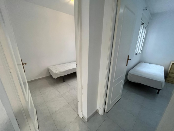 Spacious apartment with 3 bedrooms and 2 community pools in Playa Flamenca